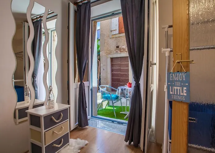 Lena アパート ツレス